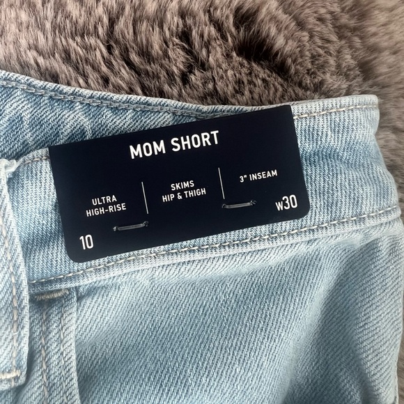 NWT🩵 Hollister Mom shorts - Picture 3 of 4